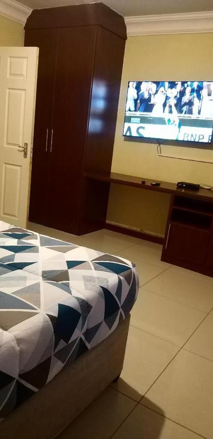 Tshukudu E Ntsho Bed & Breakfast Mogwase Eksteriør bilde