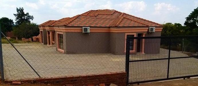 Tshukudu E Ntsho Bed & Breakfast Mogwase Eksteriør bilde