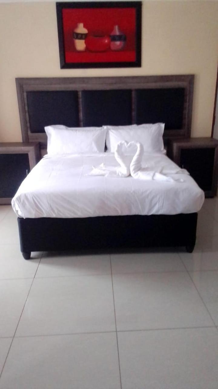 Tshukudu E Ntsho Bed & Breakfast Mogwase Eksteriør bilde